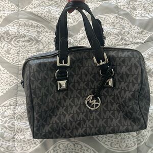 Pre-loved, in great condition MK purse